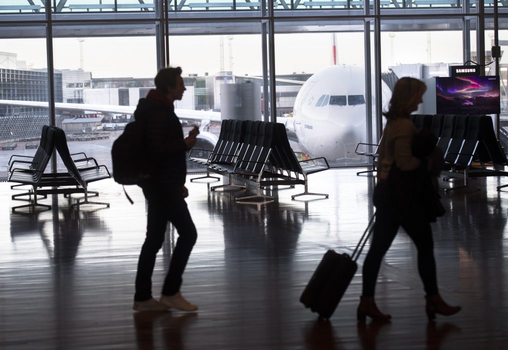 Under 2018 har de samlade koldioxidutsläppen från tjänsteresor och transporter ökat något och uppgår till 410 000 ton.