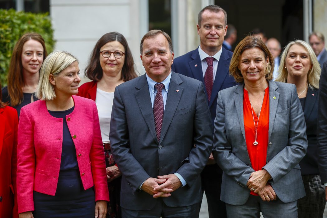 Åsa Lindhagen, Magdalena Andersson, Anna Ekström, Stefan Löfven, Anders Ygeman, Isabella Lövin och Lena Hallengren i samband med torsdagens regeringssammanträde i Jönköping.