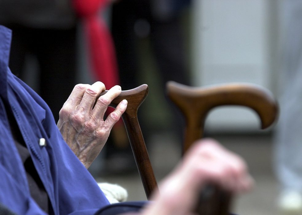 Kvinnor världen över lever i genomsnitt nu till 74,2 års ålder – 4,4 år längre än männen, rapporterar Världshälsoorganisationen WHO.