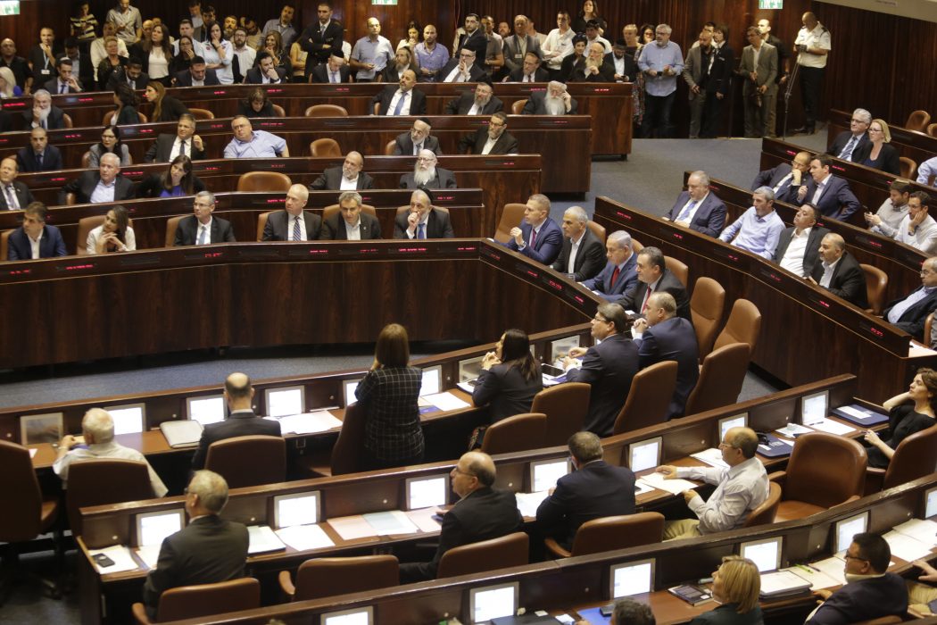 Palestinska Knessetledamöter utsätts för diskriminering, enligt en ny Amnestyrapport.