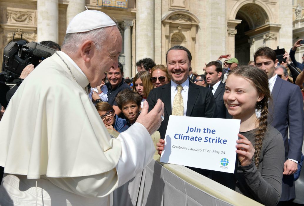 Greta Thunberg uppmanar påve Franciskus till klimatstrejk.