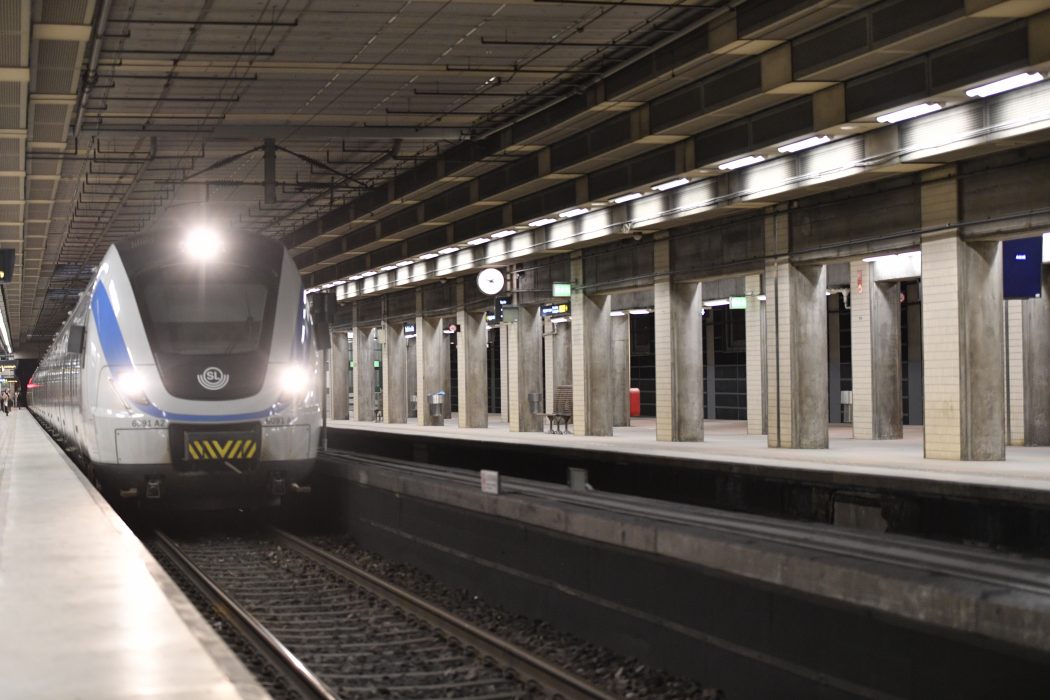 Stationsområden och hållplatser upplevs ofta som otrygga områden.