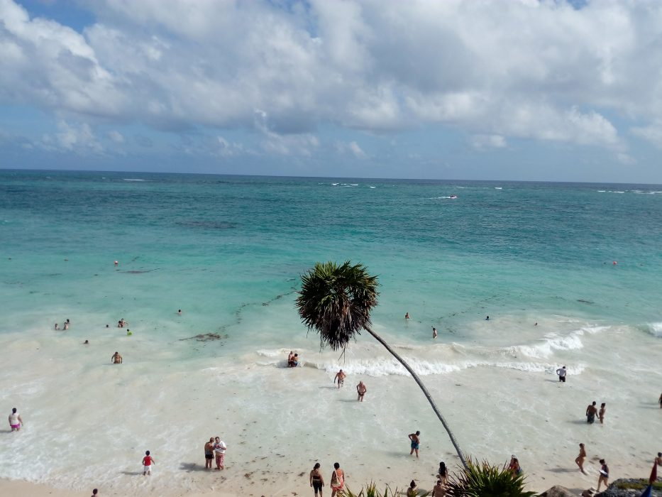 Turister vid stränderna i Tulum.