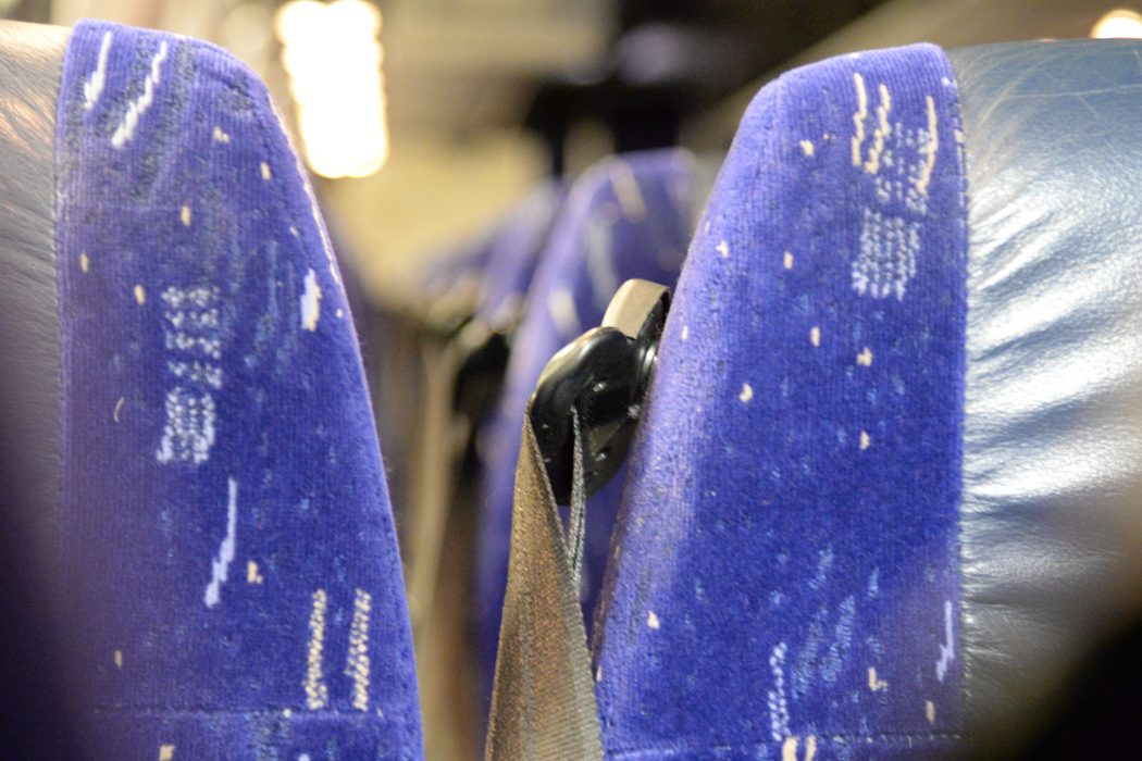 Regeringen vill göra det obligatoriskt att redovisa klimatpåverkan av långväga resor med buss, tåg, flyg och färja.