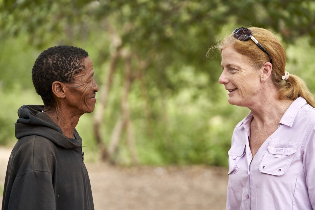 Ikun Ikunta och hans stora ju/´hoansi-familj som lever i Kalahariöknen i Namibia var några av dem som donerade det mitikondrie-dna som har analyserats i den nu aktuella studien.