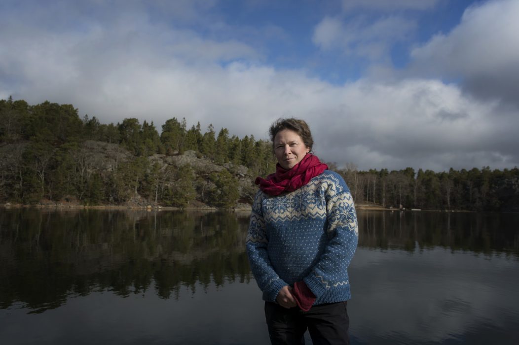 Ekologen Pella Thiel får WWF:s miljöpris bland annat för sitt engagemang för naturens rättigheter.