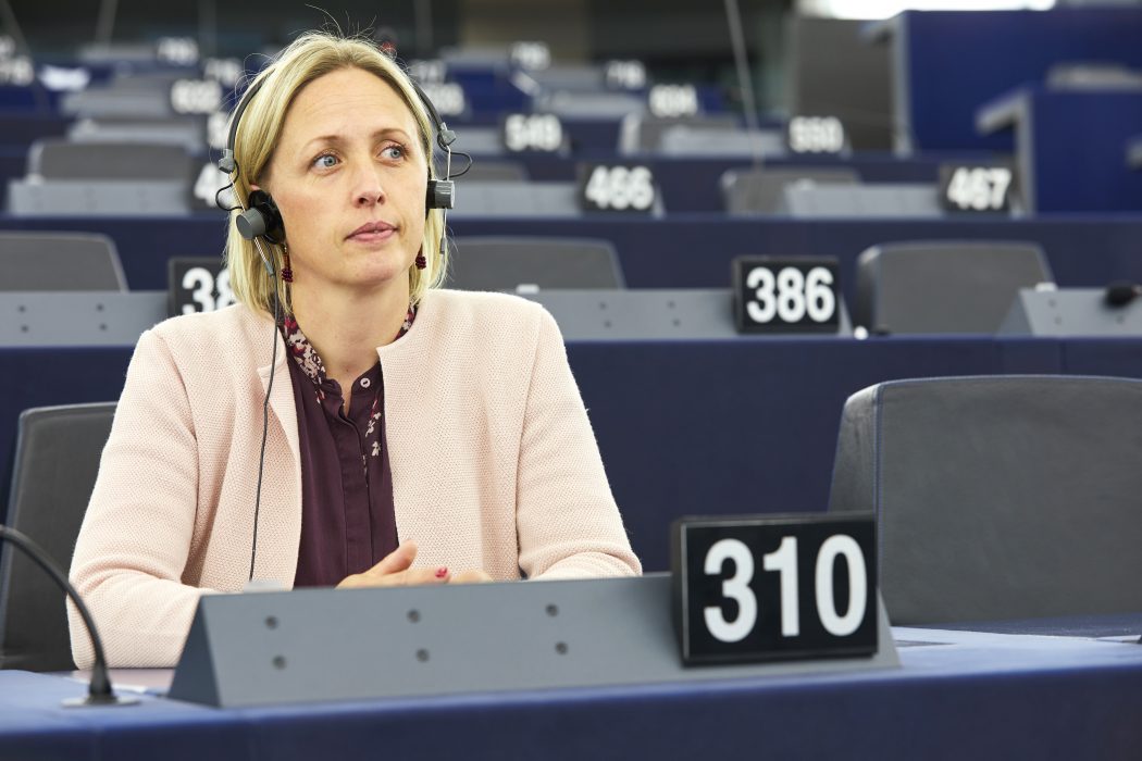 Socialdemokraternas Jytte Guteland i Europaparlamentets plenisal.