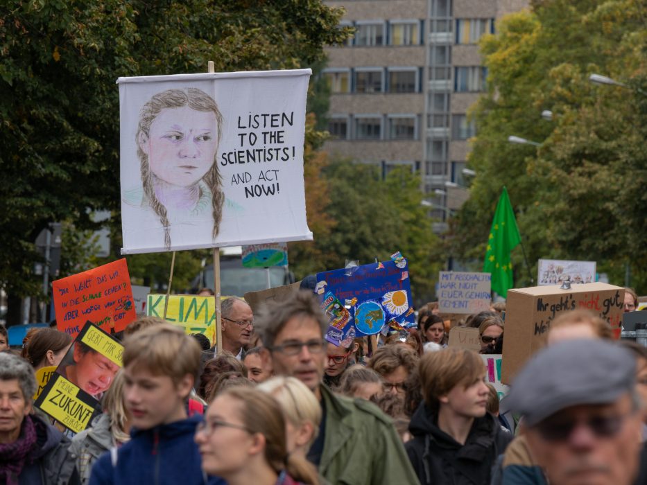 11 000 forskare från olika länder utlyser nu klimatnödläge.