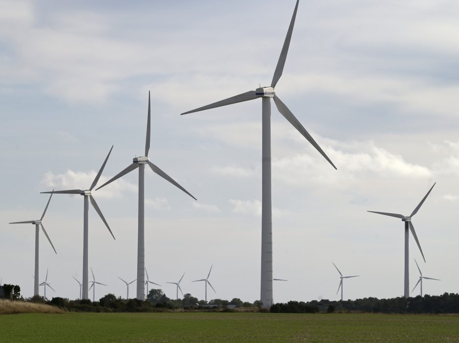 Sveriges energisystem kan ställas om till helt förnybart 2040, enligt en ny rapport från Naturskyddsföreningen.