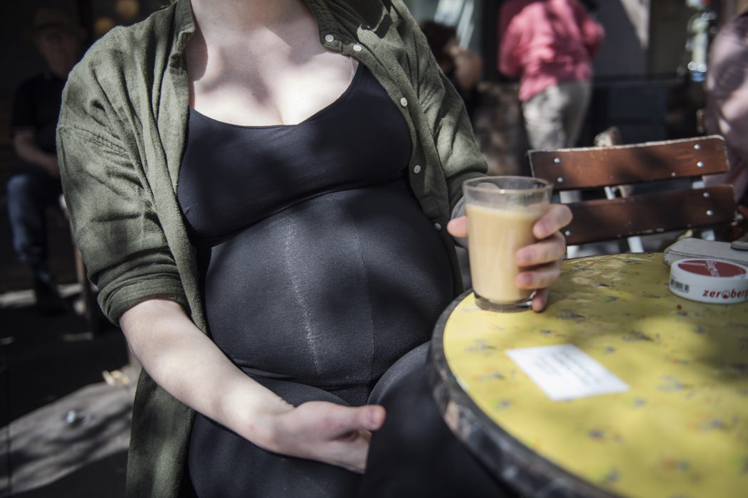 PFAS-ämnen kan finnas i dricksvattnet om det läckt ut från brandsläckningsskum, och även i många produkter som har smuts-, fett- och vattenavvisande egenskaper.