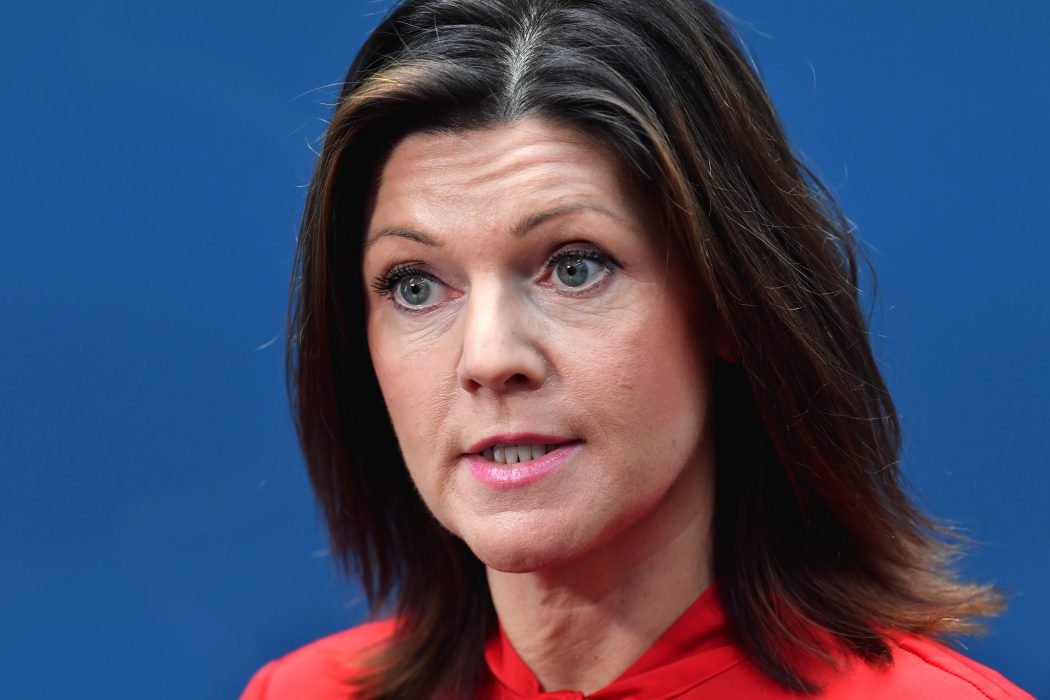Arbetsmarknadsminister Eva Nordmark (S) på måndagens pressträff.