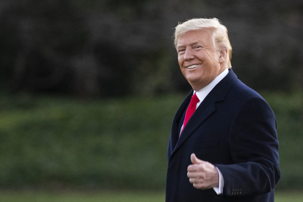 USA:s president Donald Trump lämnar Vita huset för att hålla ett kampanjmöte i Michigan.