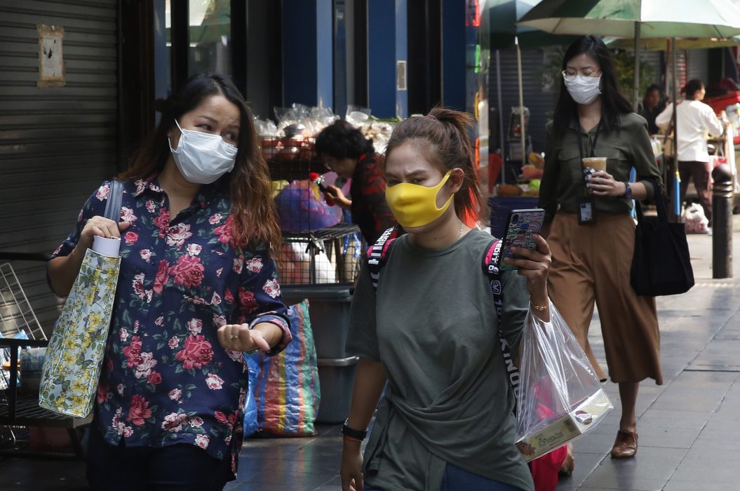 Thailändare kommer inte längre att få plastpåsar när de är ute och handlar i större butiker.