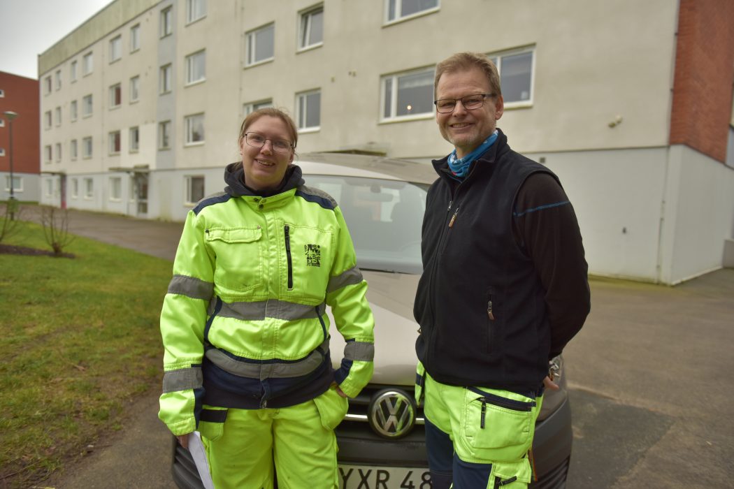 Fixarnas sysslor innefattar allt ifrån att köra bokrundor till förskolor till att leverera överblivet sjukvårdsmaterial till boenden.