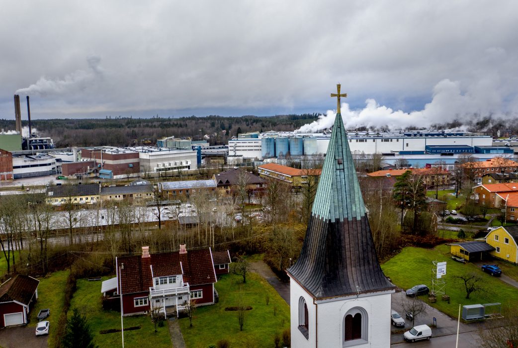 Kommunens centralort är ett typiskt brukssamhälle som uppstod runt Hylte bruk som grundades 1907.