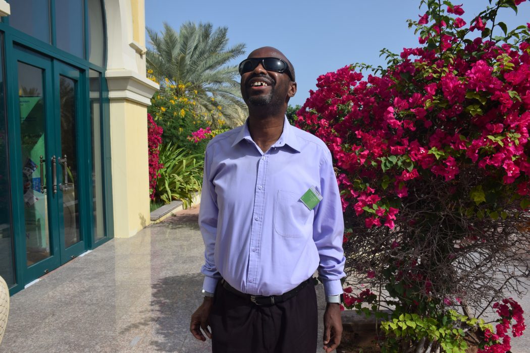 Idriss Moumin, ordförande för Djiboutis förbund för personer med synnedsättning, betonar att utbildning för elever med funktionsnedsättning ska betraktas som en rättighet, inte som en allmosa.