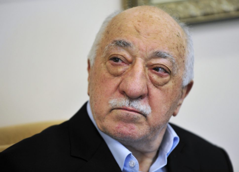 Fethullah Gülen, anklagas för att ha varit hjärnan bakom kuppförsöket 2016, men han nekar.