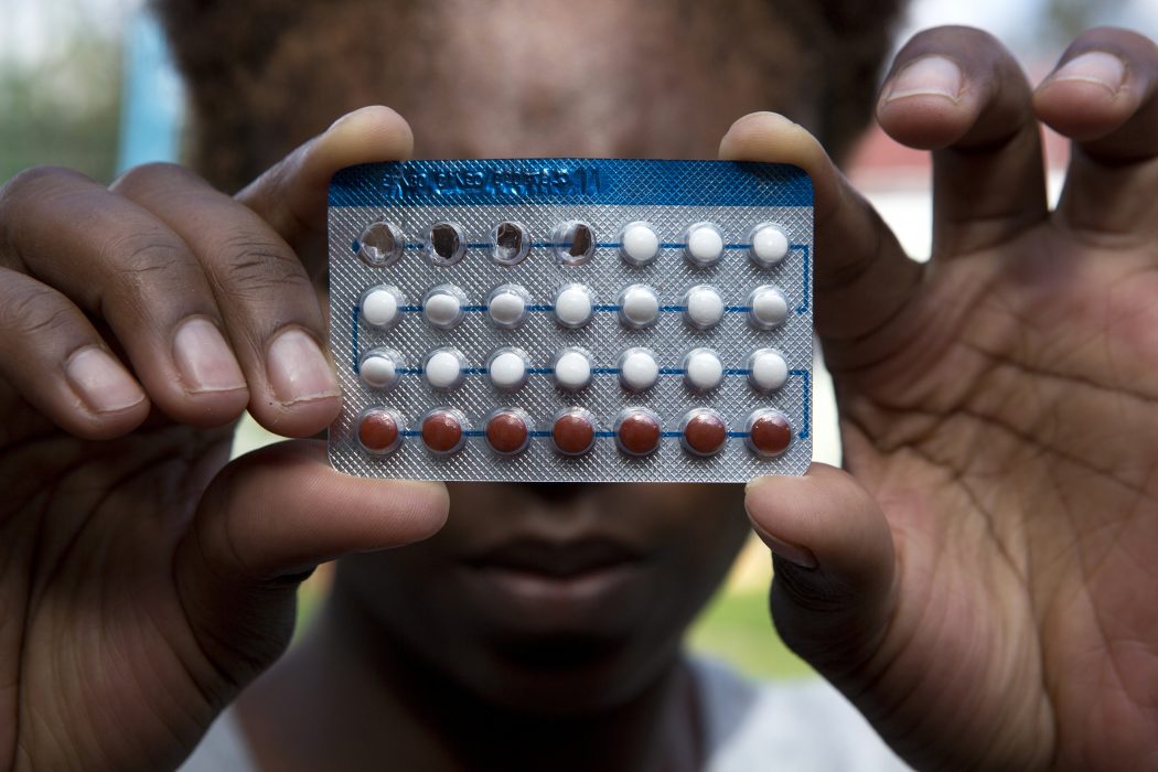 Nedstängningen under corona-pandemin har på global nivå drabbat vården  mycket hårt vad gäller allt ifrån rutintester av könssjukdomar till mödravård och service för preventivmedel och aborter, enligt Françoise Girard, ordförande för Internationella koalitionen för kvinnohälsa, IWHC.