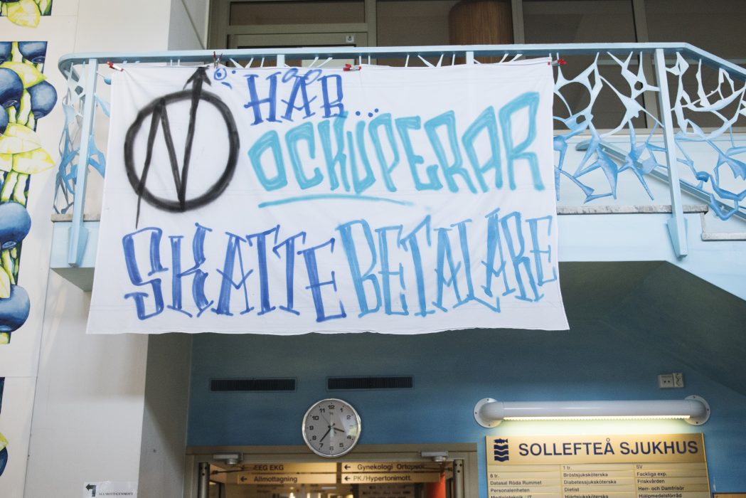 Banderoll på Sollefteå sjukhus i augusti 2017.