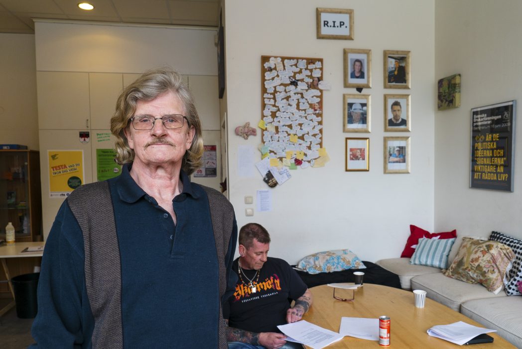 Niklas Eklund, ordförande för Brukarföreningen i Stockholm, är orolig för att fler kommer att dö av överdoser när illegala droger som heroin blir svårare att få tag på under coronakrisen.