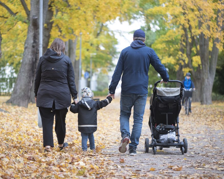 "Att ha en mansmottagning tror jag skulle göra det enklare för män att få hjälp", säger Joakim Öhrn som arbetar på familjerådgivningen i Västerås, till SVT nyheter Västmanland.