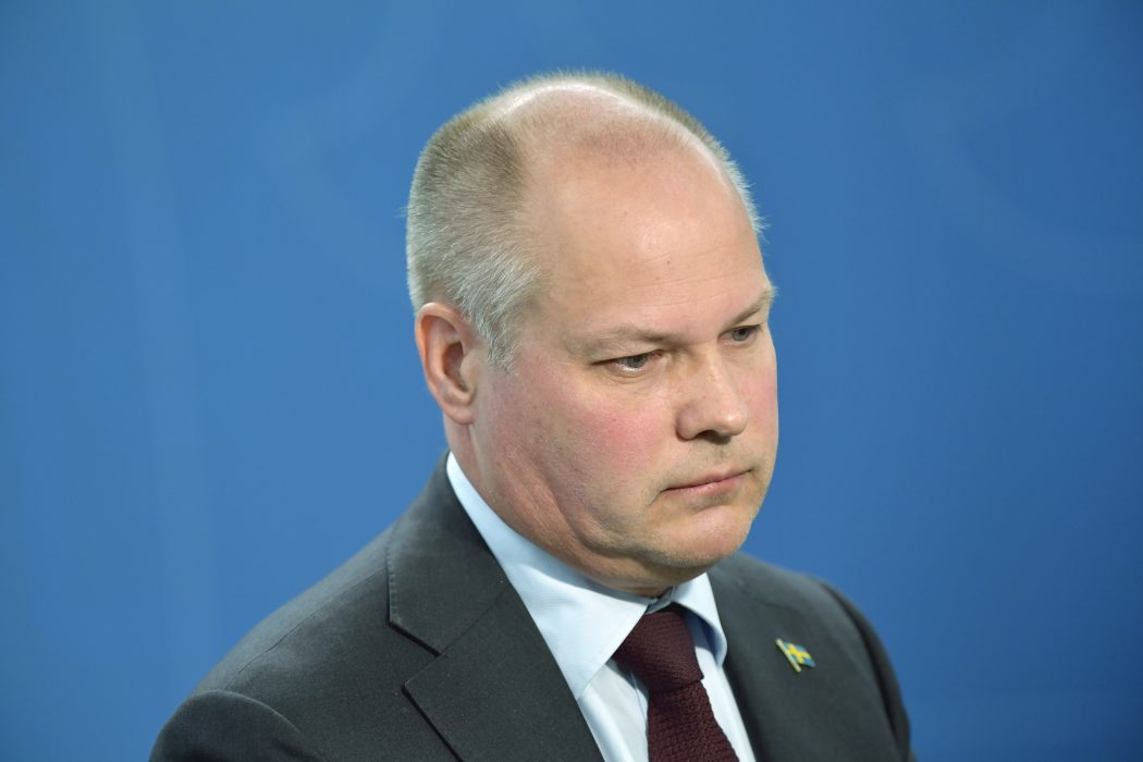 Justitieminister Morgan Johansson (S) låter nu utreda medicinska åldersbedömningar.