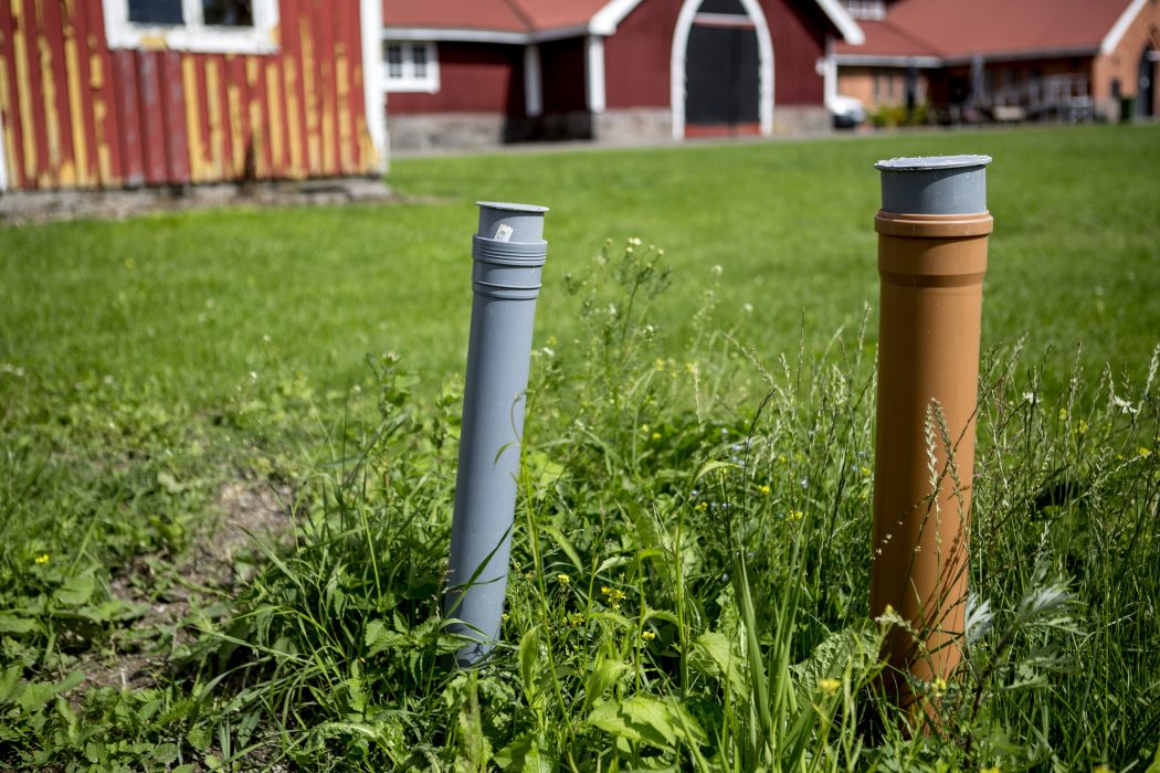 Kommunernas jakt på enskilda avlopp är ett slag i luften, tycker forskaren Lars Hylander.