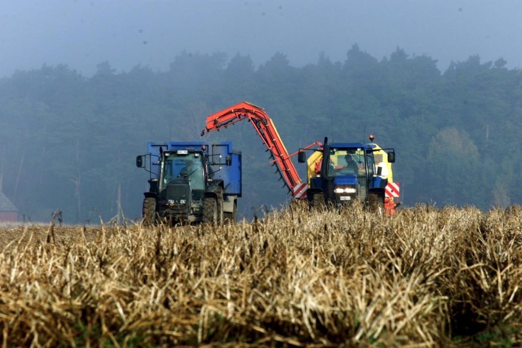 Jordbruksmarken i Skåne får bara bebyggas om det finns väsentliga samhällsintressen i bebyggelsen, enligt Länsstyrelsen.