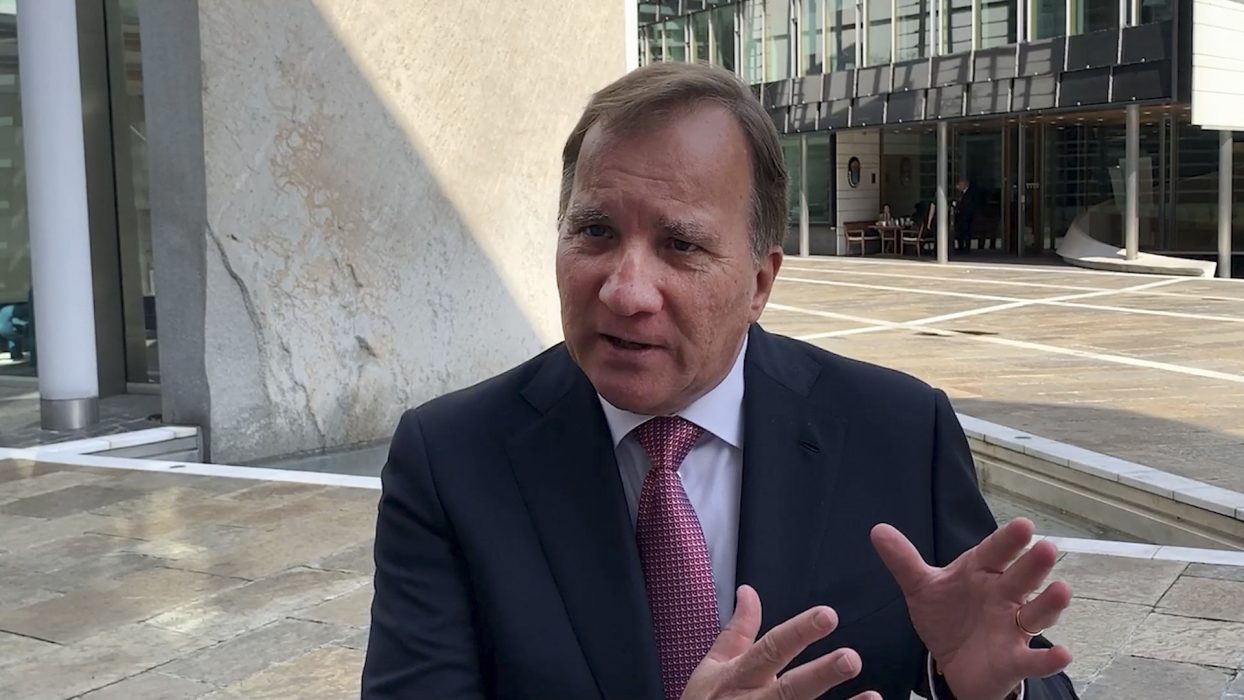 Medborgarna ska jobba och konsumera Sverige ur coronakrisen, enligt statsminister Stefan Löfven.