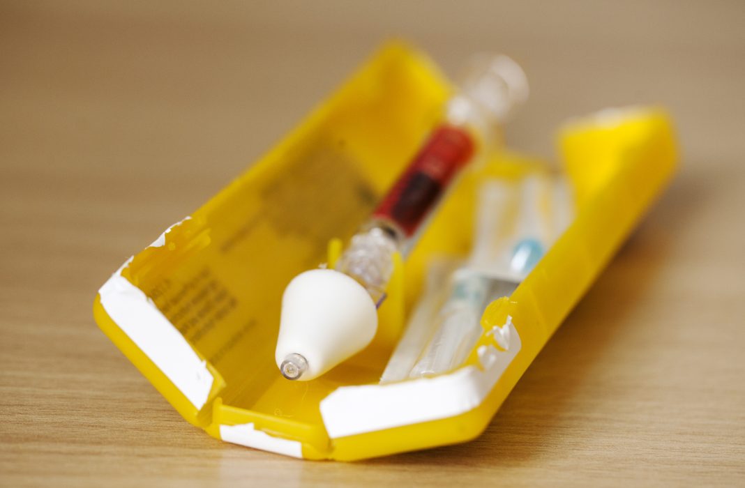 Medicinen Naloxon tar bort ruset av heroin inom några minuter och kan rädda livet på den som tagit en överdos.
