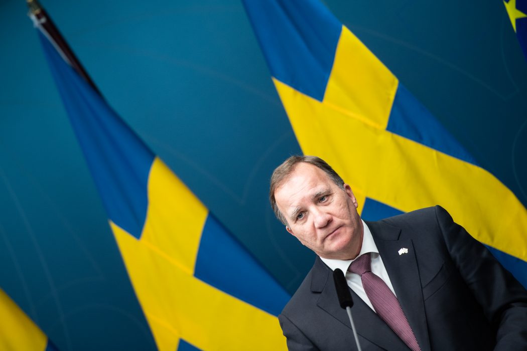 Statsminister Stefan Löfven under en pressträff om regeringens beslut om skärpta regler för att stävja trängsel på nattklubbar men även om att sittande publik på högst 300 personer ska tillåtas på kultur- och sportevenemang.