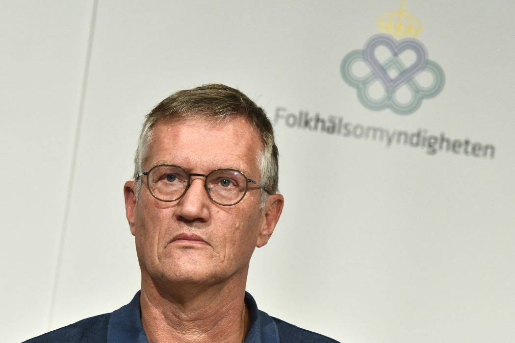 Folkhälsomyndigheten skärper råden i fler regioner.