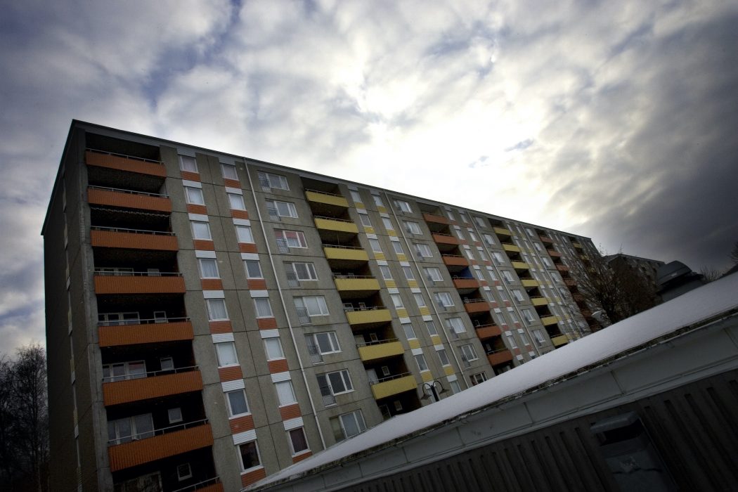 Styrelsen för hyresgästföreningen Kviberghuset i Göteborg vänder sig emot beslutet att mitt under coronapandemin höja hyrorna med mellan 1,2 och 1,8 procent.