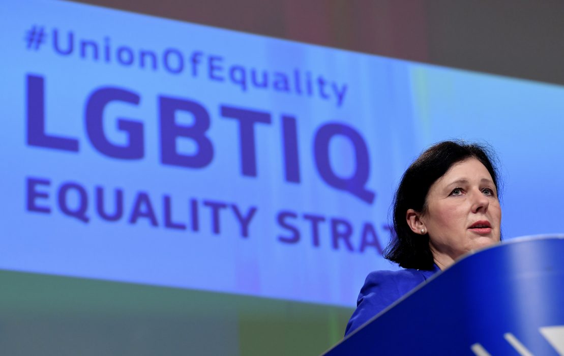 EU:s värderings- och öppenhetskommissionär Vera Jourová vid presentationen av en ny hbtq-strategi.