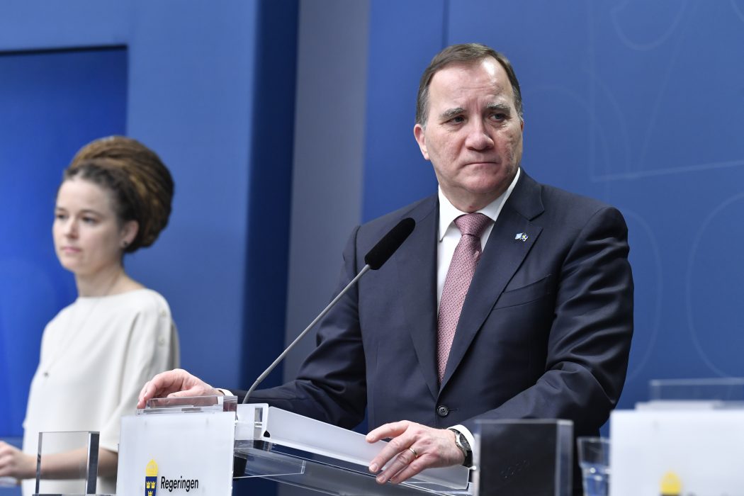 Kultur- och demokratiminister samt minister med ansvar för idrottsfrågorna Amanda Lind och statsminister Stefan Löfven under den digitala pressträffen.