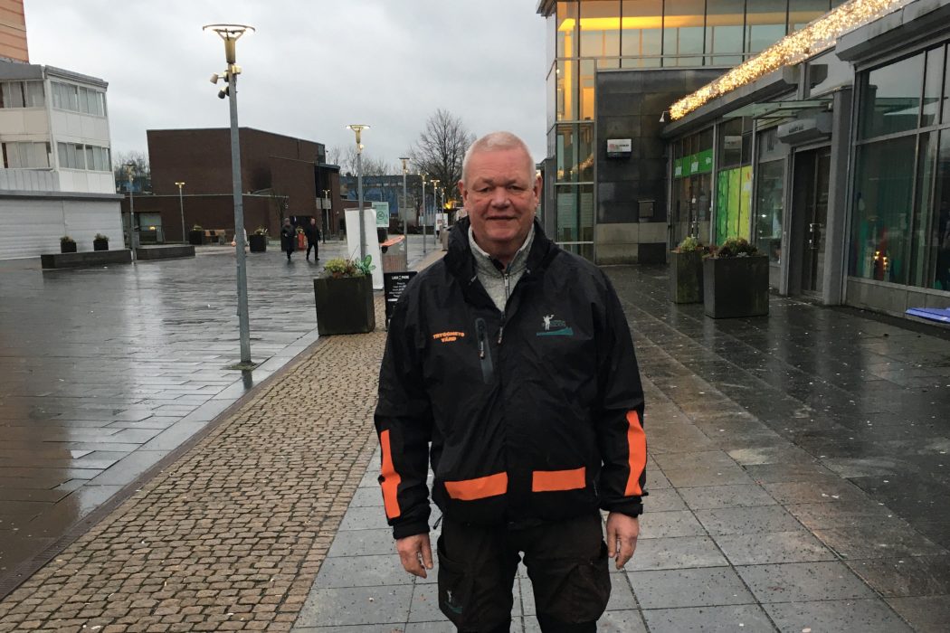 Stefan Wallerfors bytte jobbet som chef mot att bli trygghetsvärd.