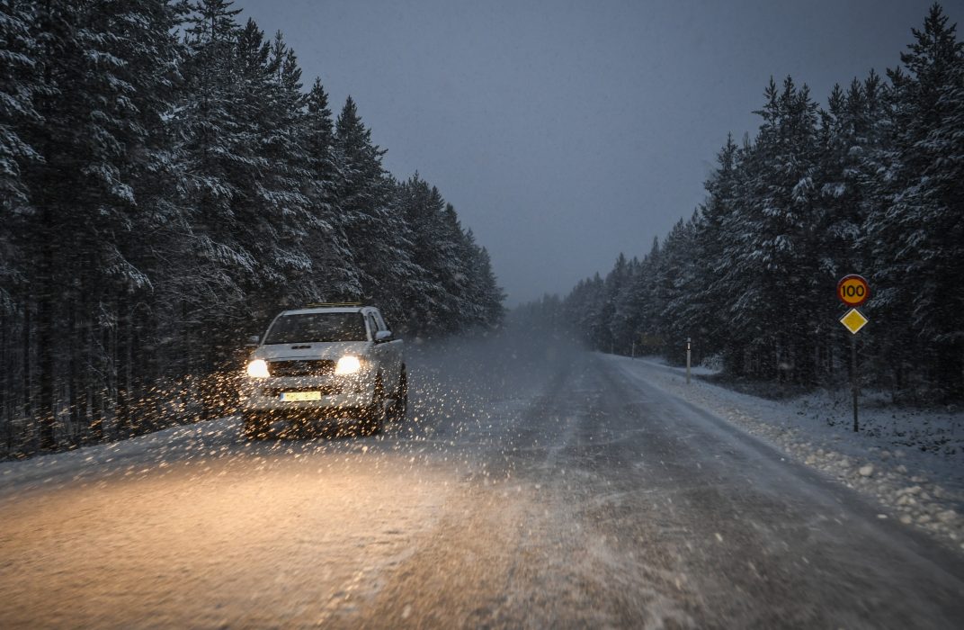Mer än var tionde statlig väg är i mycket dåligt skick, enligt Transportföretagen.