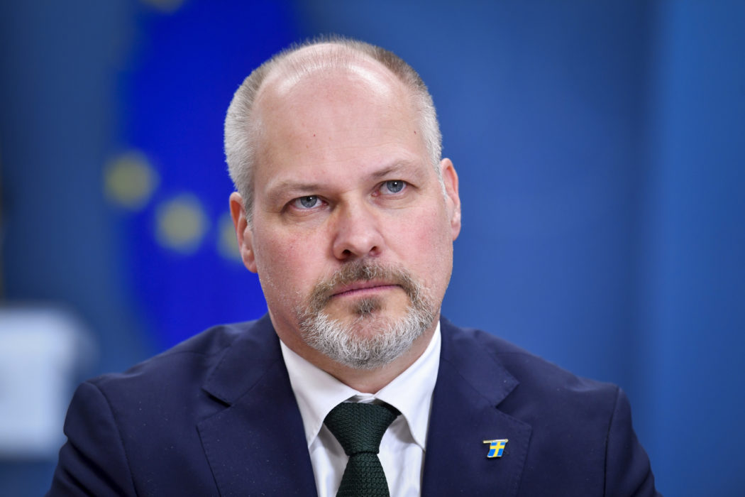 Justitie- och migrationsminister Morgan Johansson (S) får nej från riksdagen på förslagen om lättnader i gymnasielagen för ensamkommande som vill få permanent uppehållstillstånd.