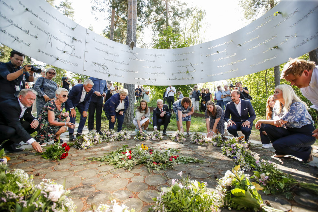 Minnesmanifestation på Utøya, på dagen tio år efter terrorangreppet.