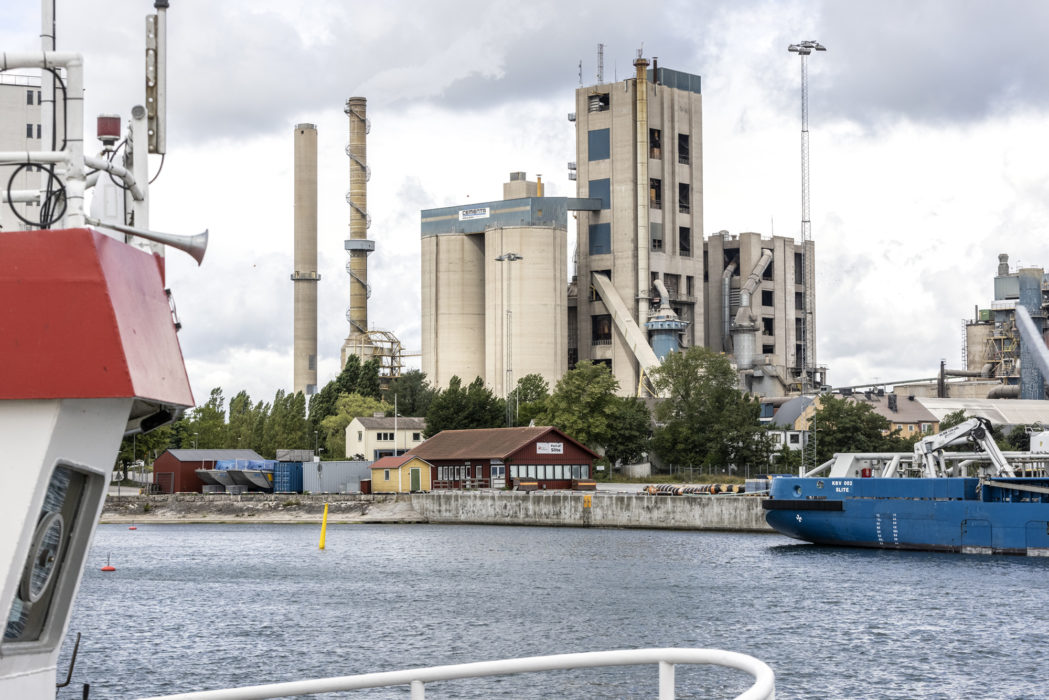Lokalpolitikern Wolgang Brunner (MP) vill se en satsning på exempelvis solenergi, vindkraft och biokol i Slite istället för cement.