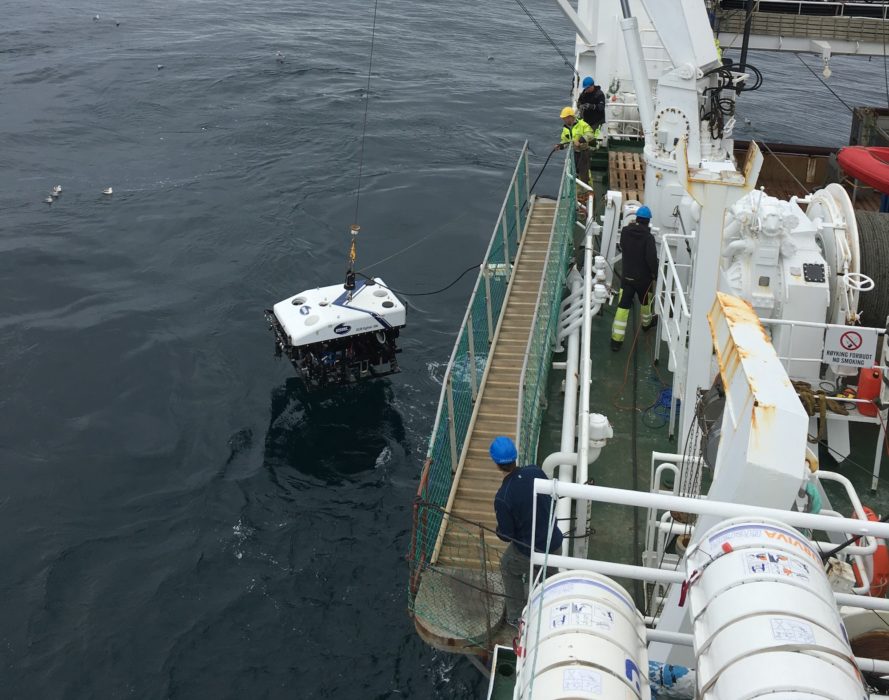 Med en fjärrstyrd autonom farkost togs bottenprover vid expeditionen i Svalbard 2016.