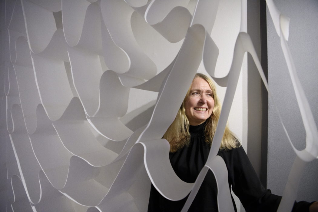 Designern Marie-Louise Hellgren använder restprodukter och överblivet material i sin design.