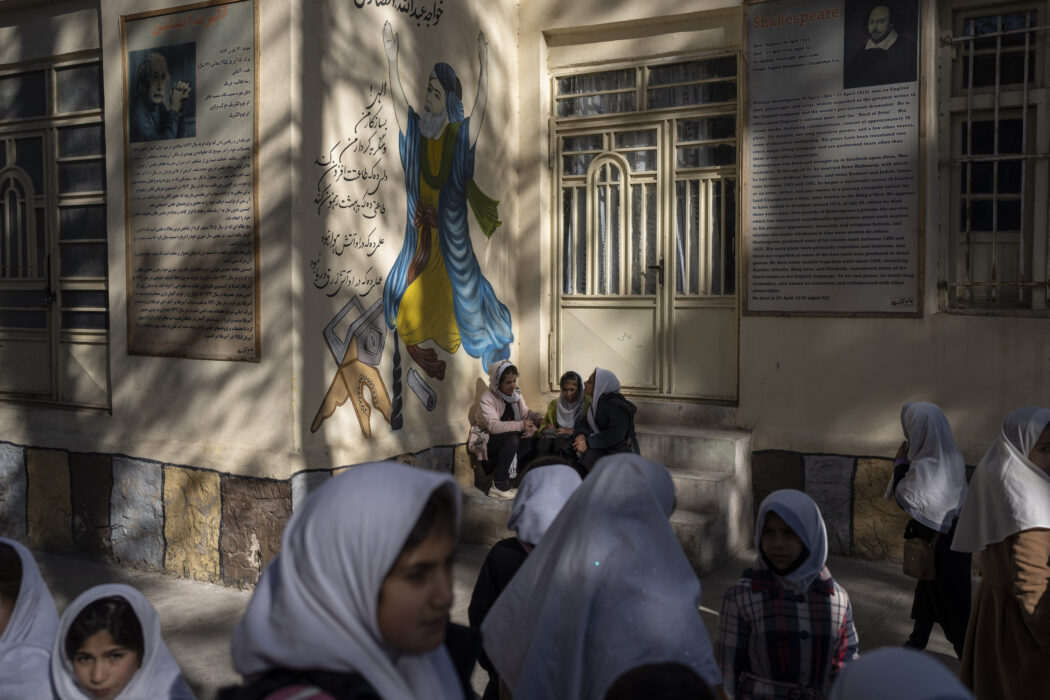 En flickskola i afghanska provinsen Herat, en av få platser där flickor får tillgång till motsvarande högstadie- och gymnasieutbildning.