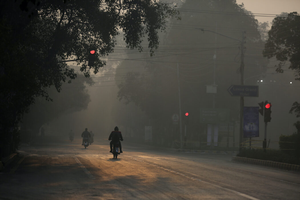 Den pakistanska staden Lahore sveptes in i smog i slutet av november förra året.