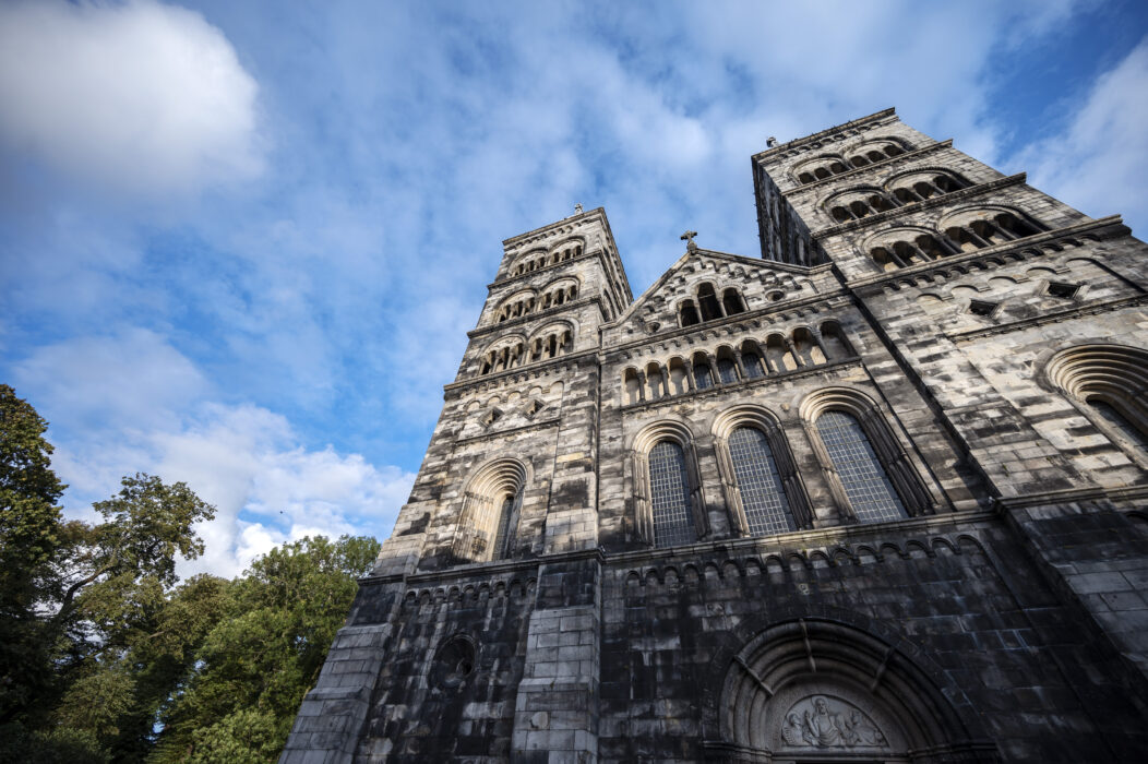 Domkyrkan i Lund - en av de sju svenska städer som valts ut i ett EU-projekt för att bli klimatneutrala till år 2030.