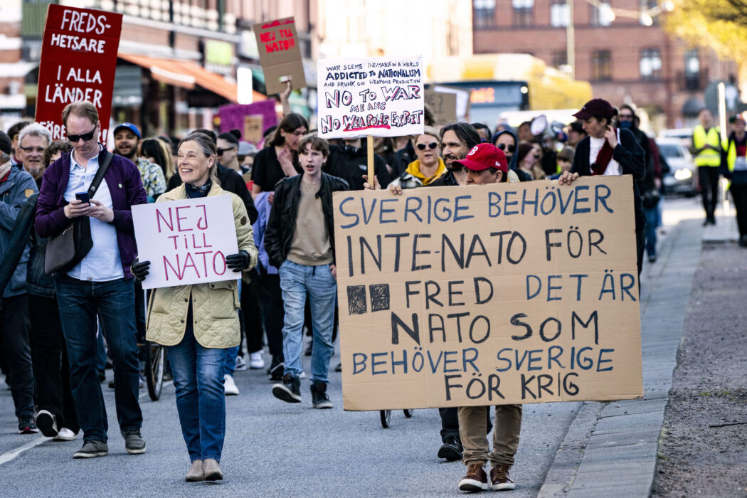 Neutralitet och alliansfrihet har lyckats hålla oss utanför två världskrig, därför borde vi säga nej till ett Natomedlemskap anser debattören Bertil Gustafsson.