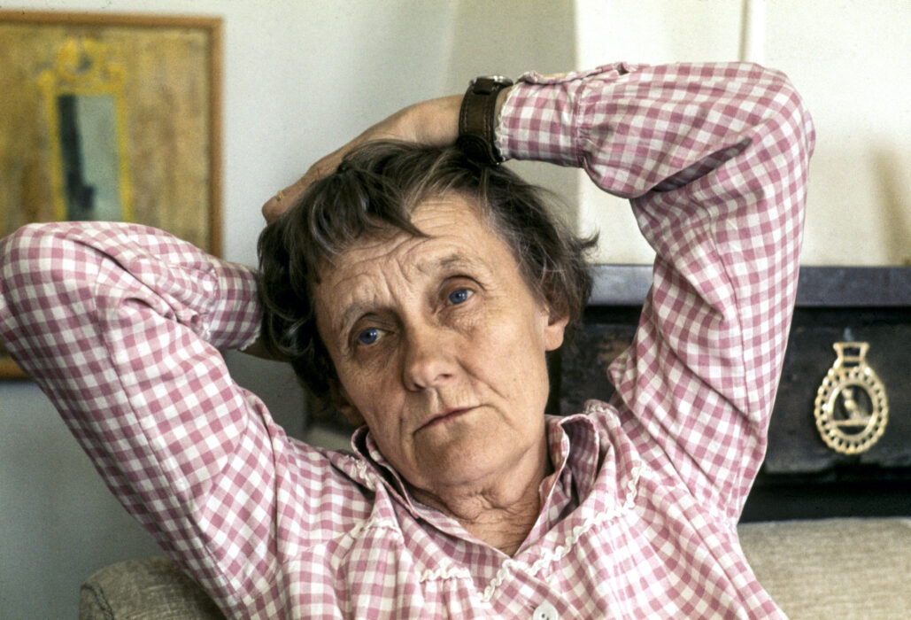 Barnboksförfattaren Astrid Lindgren är en av de svenskar som pekas ut som nazister i en rysk reklamkampanj.