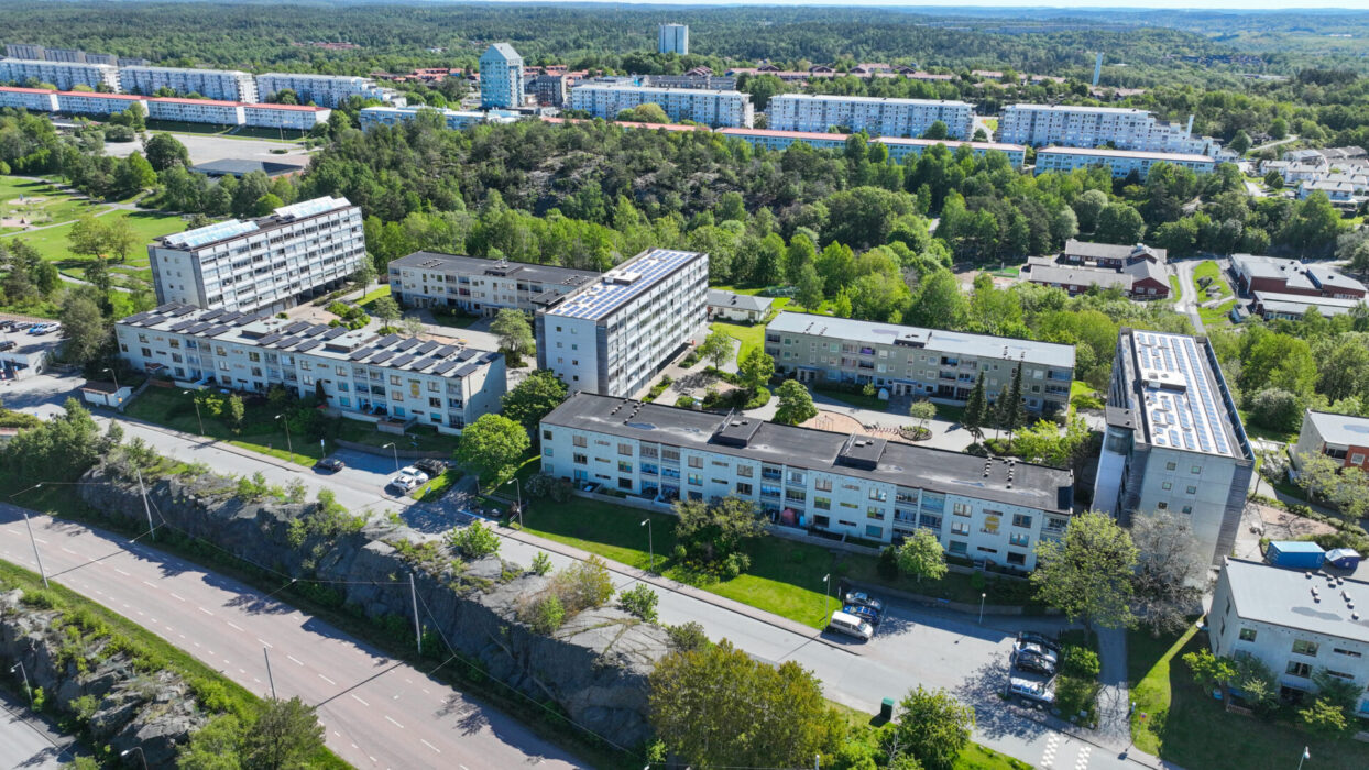 Mer solkraft från taken  i Gårdsten framöver.