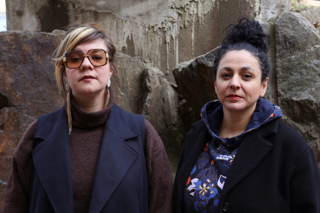 Sara Parkman står för musiken och Nasim Aghili för manus och regi till föreställningen Tal till Nationen som sätts upp vid Ställbergs gruva.