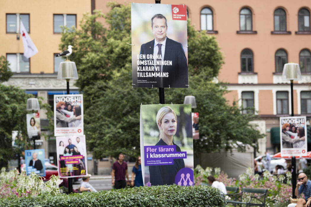 Barn används som brickor i det politiska spelet inför valet, varnar ett 60-tal barn- och ungdomsorganisationer.